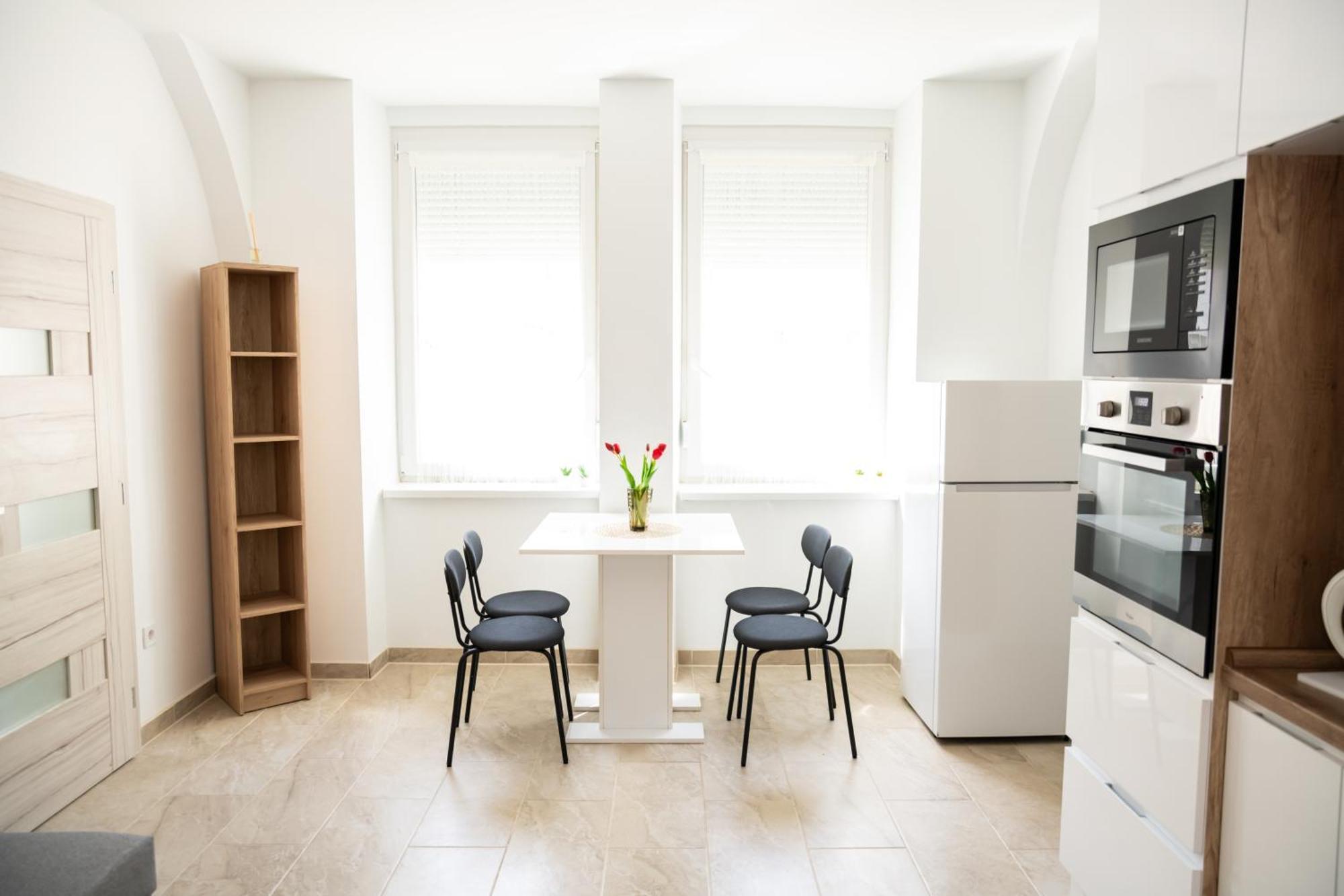 Winestone Corner Apartment Debrecen Dış mekan fotoğraf