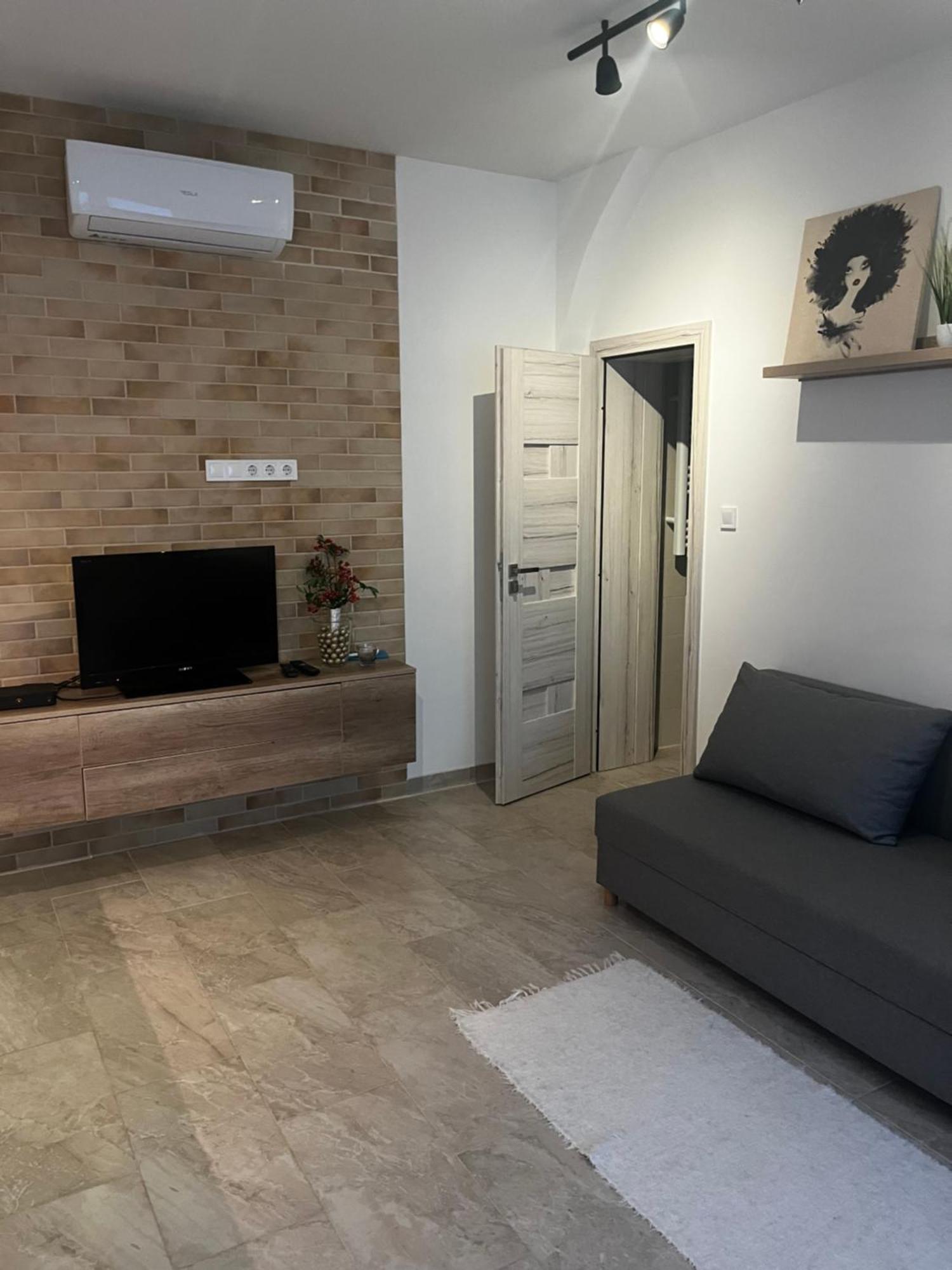 Winestone Corner Apartment Debrecen Dış mekan fotoğraf